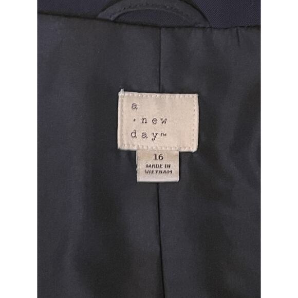 A New Day Navy Blue Double Breasted Blazer Sz 16 Gold Button Workwear Stretch - Picture 6 of 10